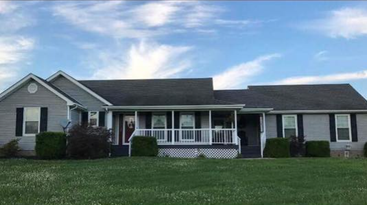 Vinyl siding installation on home in Clarkson Kentucky
